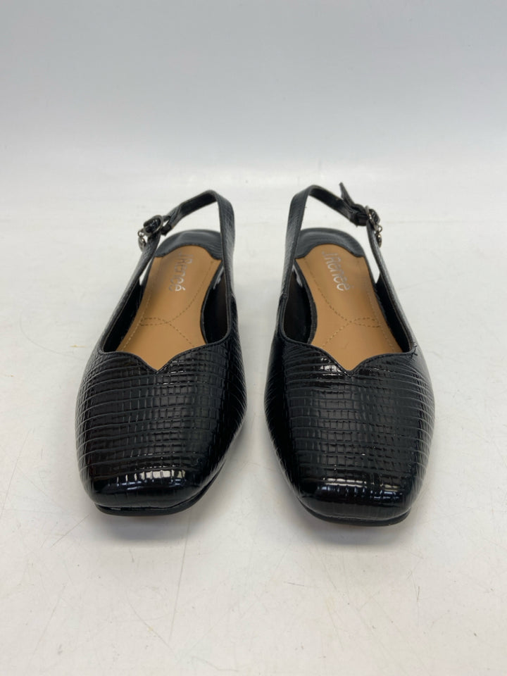 NWT J. Renee  Size 7 Black Embossed Patent Heels