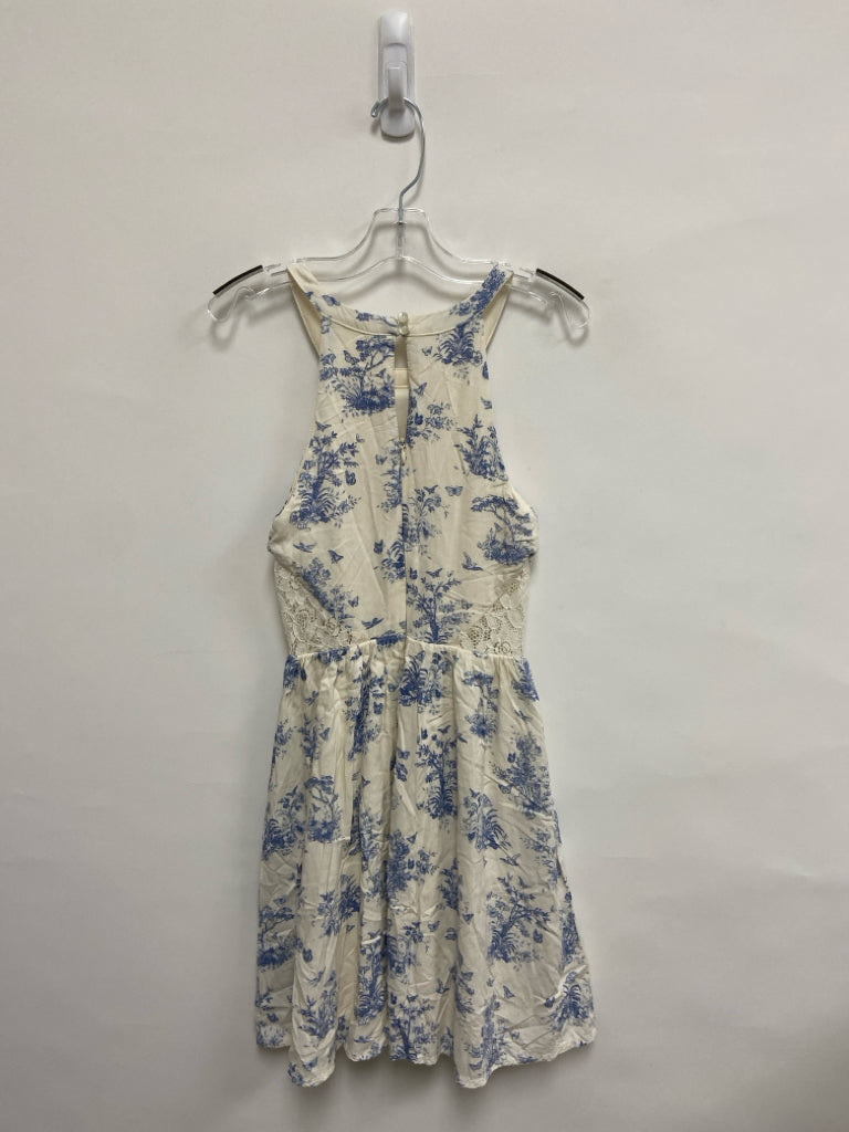 Disney SIZE XS Cream Blue Floral Sleeveless Girl&