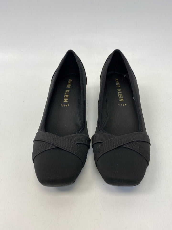 Anne Klein  Size 7 Black Flats