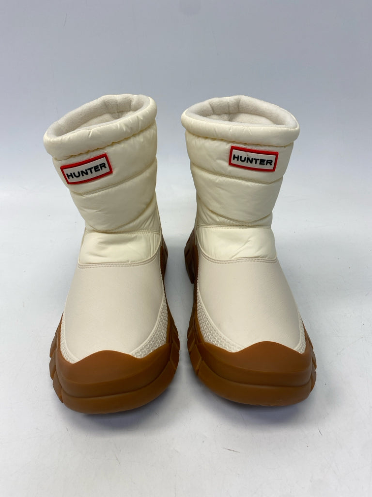 NWT Hunter US Shoe Size 9 Cream Boots