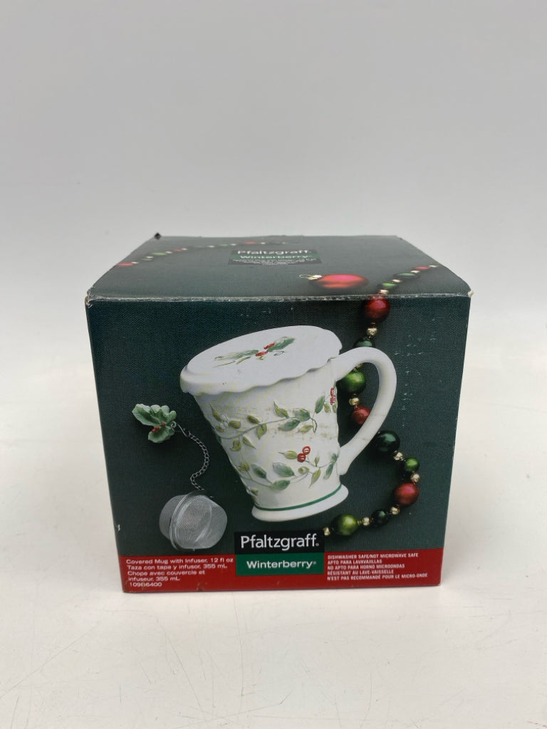 Pfaltzgraff White Green Winterberry Christmas