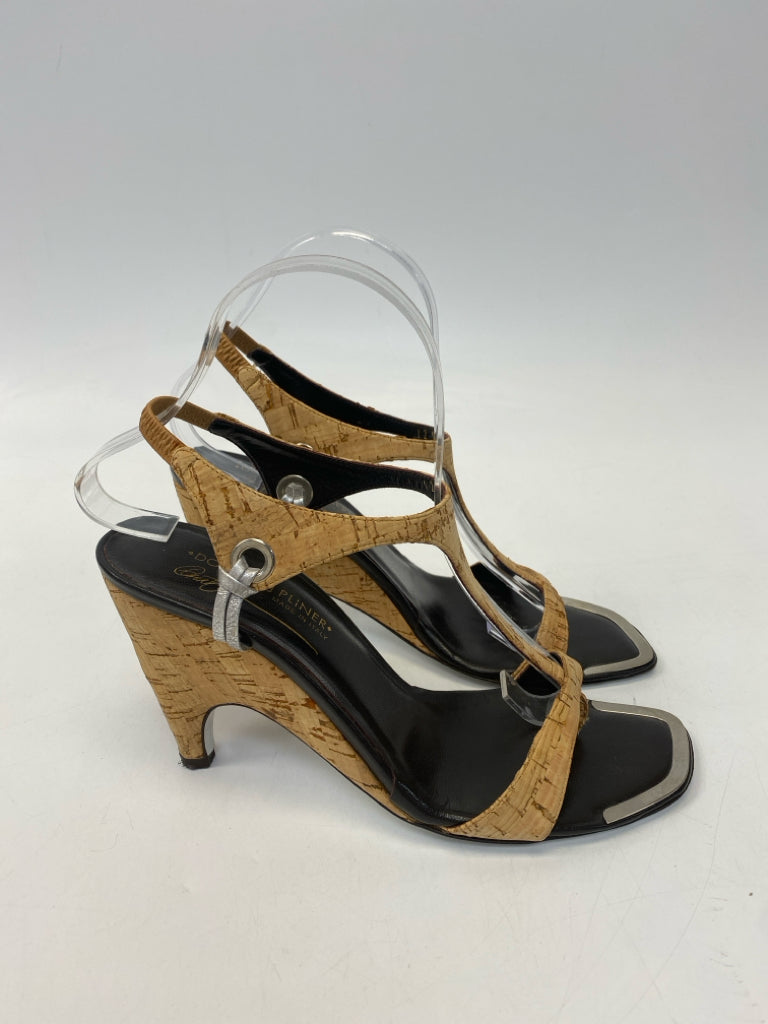Donald Pliner  Size 8 Natural Sandals