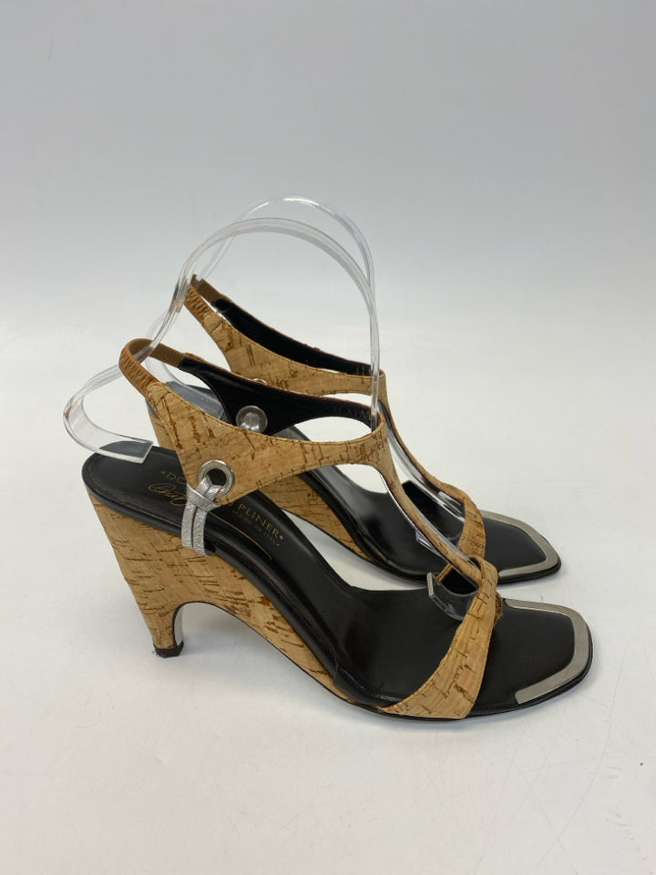 Donald Pliner  Size 8 Natural Sandals