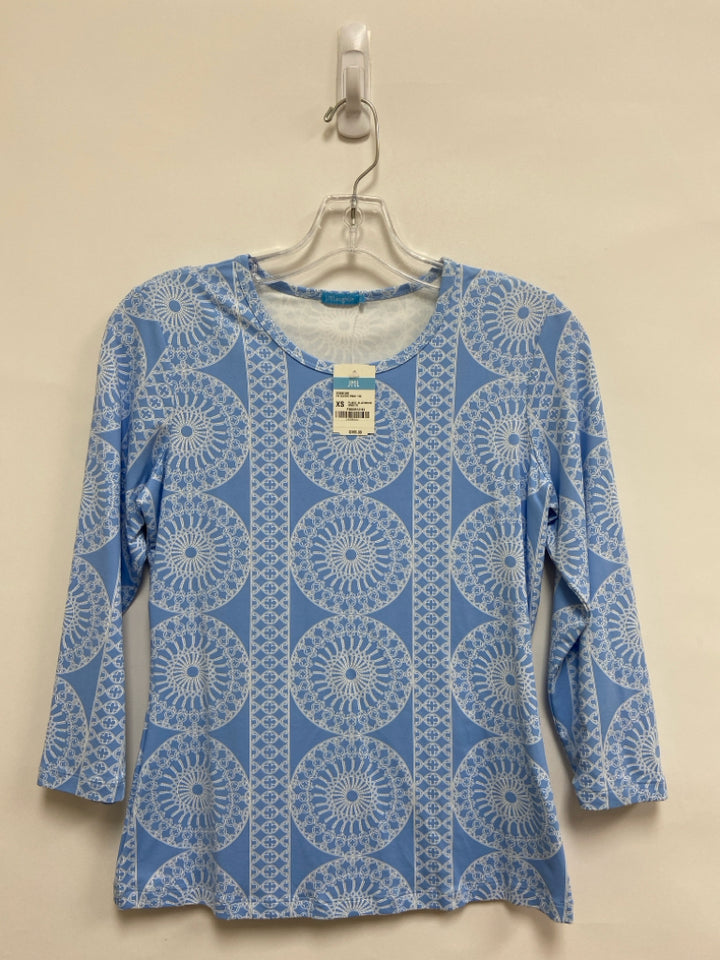 NWT J McLaughlin Size XS Blue White Medallion Ladies Top