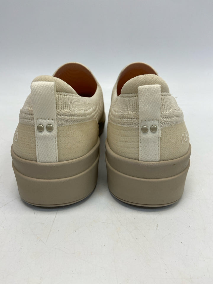 NWOT Ryka  Size 11 Cream Sneakers