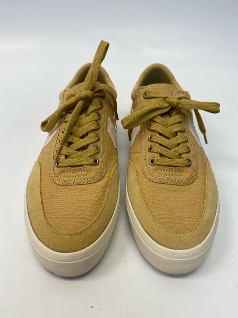 NWOT Converse Size 11 Gold Lace-Up Men&