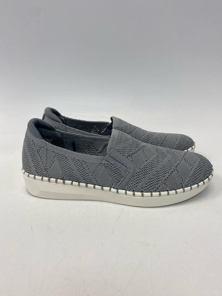 Skechers  Size 9 Gray Fabric Sneakers