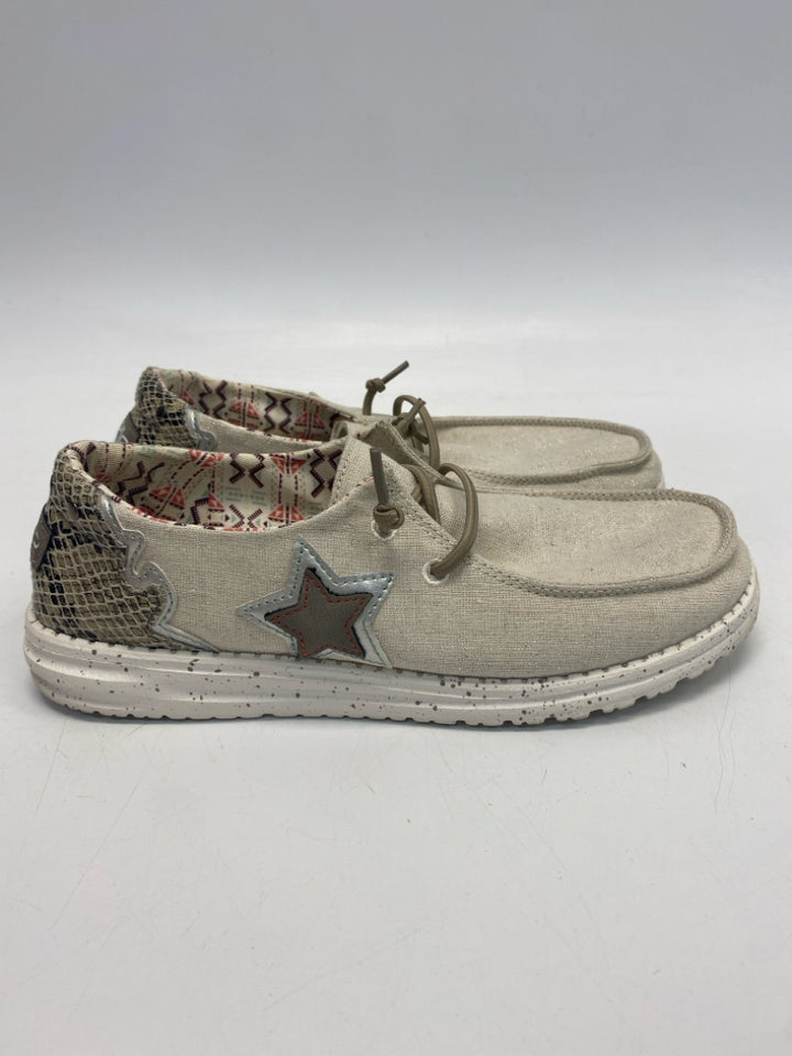 Hey Dude  Size 8 Tan Brown Star(s) Flats
