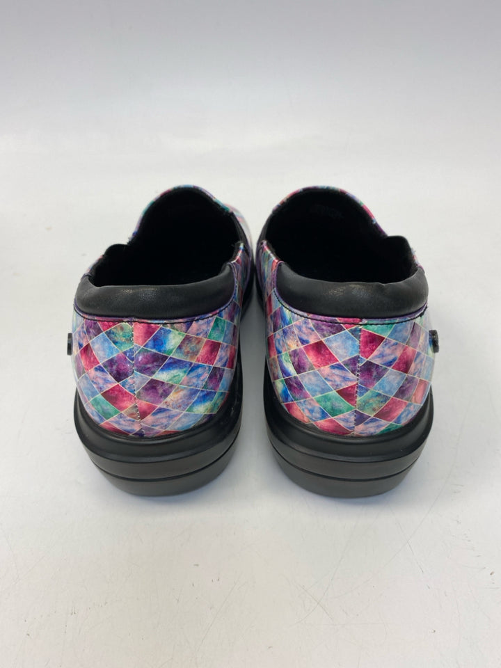 Klogs US Shoe Size 9.5 Multi-Color Print Clogs