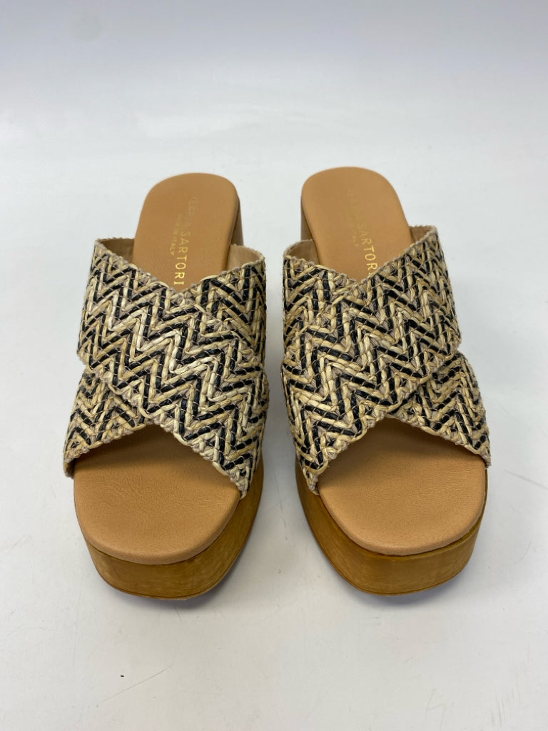 Size 7.5 Natural Clogs