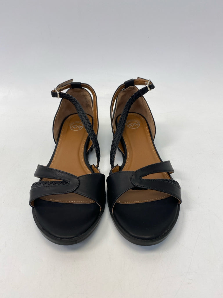 White Mountain  Size 11 Black Braided Sandals