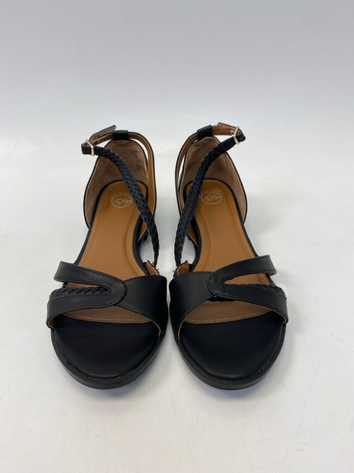 White Mountain  Size 11 Black Braided Sandals