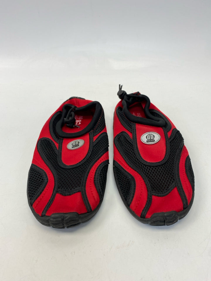 Size 9 Black Red Neoprene Men&