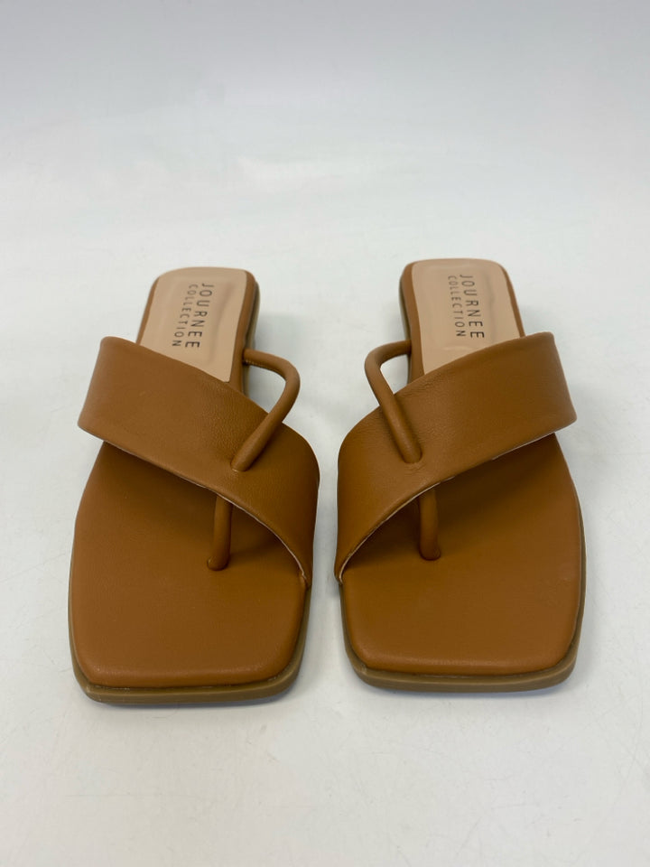 Journee  Size 8 Butterscotch Sandals