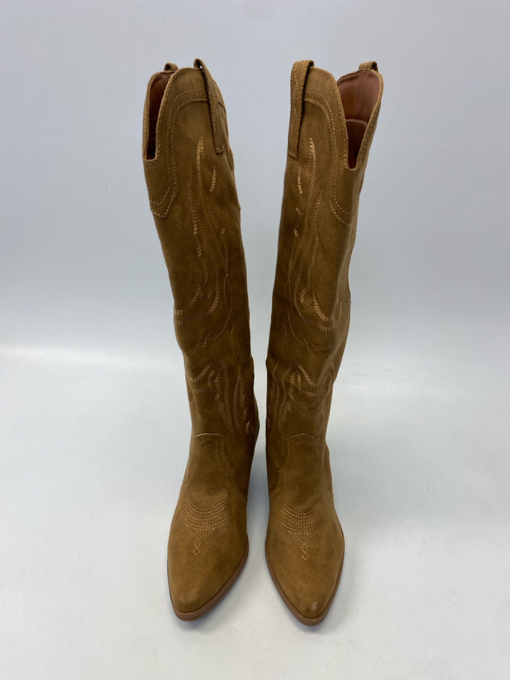 Size 7.5 Camel Western Boots