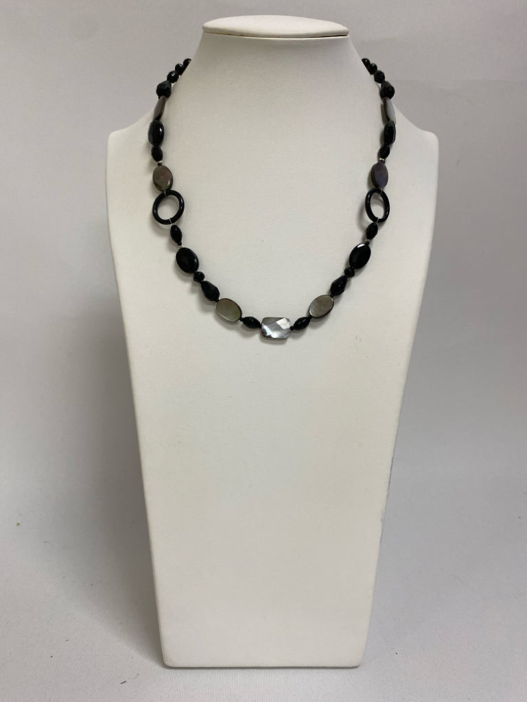 Black Gray/White Geometric Necklace