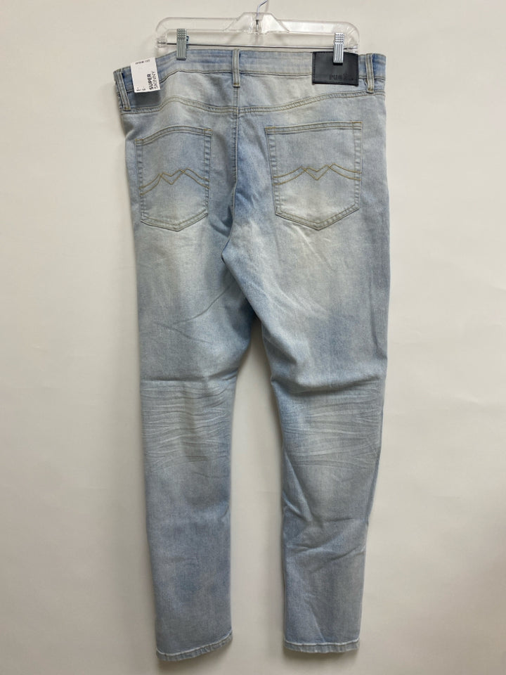 NWT Rue 21 Size 38 Faded Denim Men&