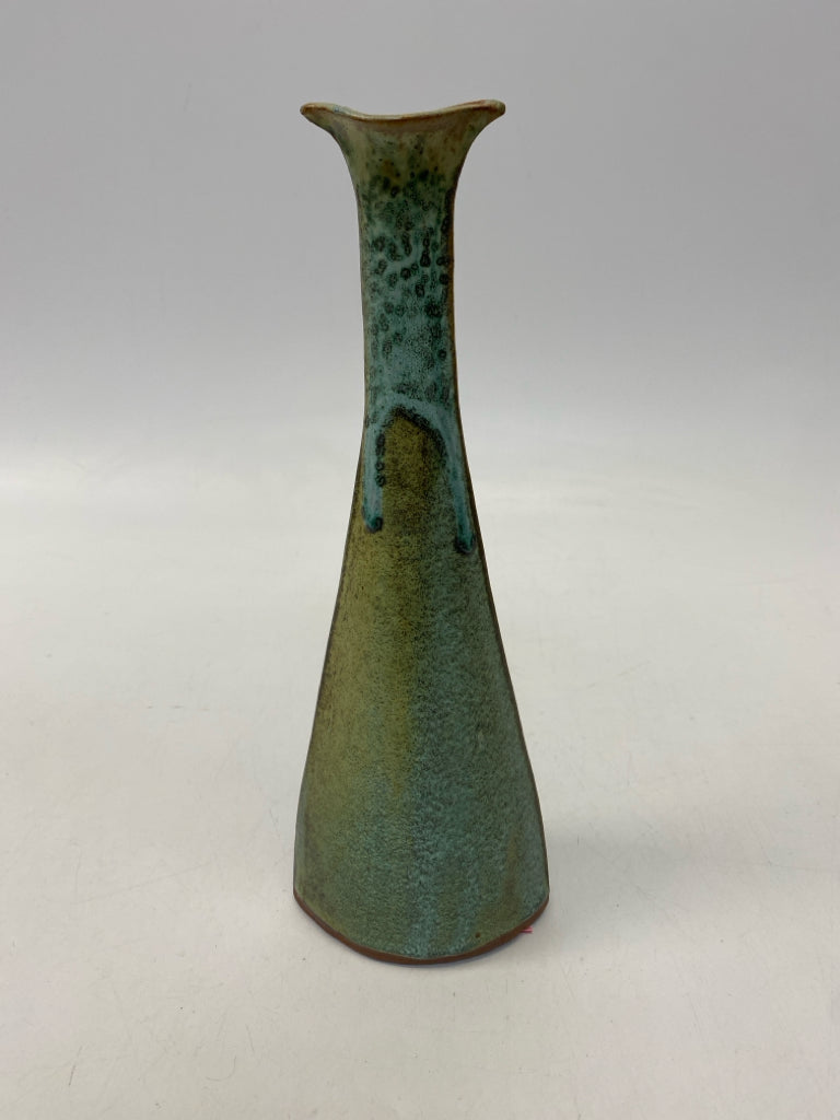 Green Blue Pottery