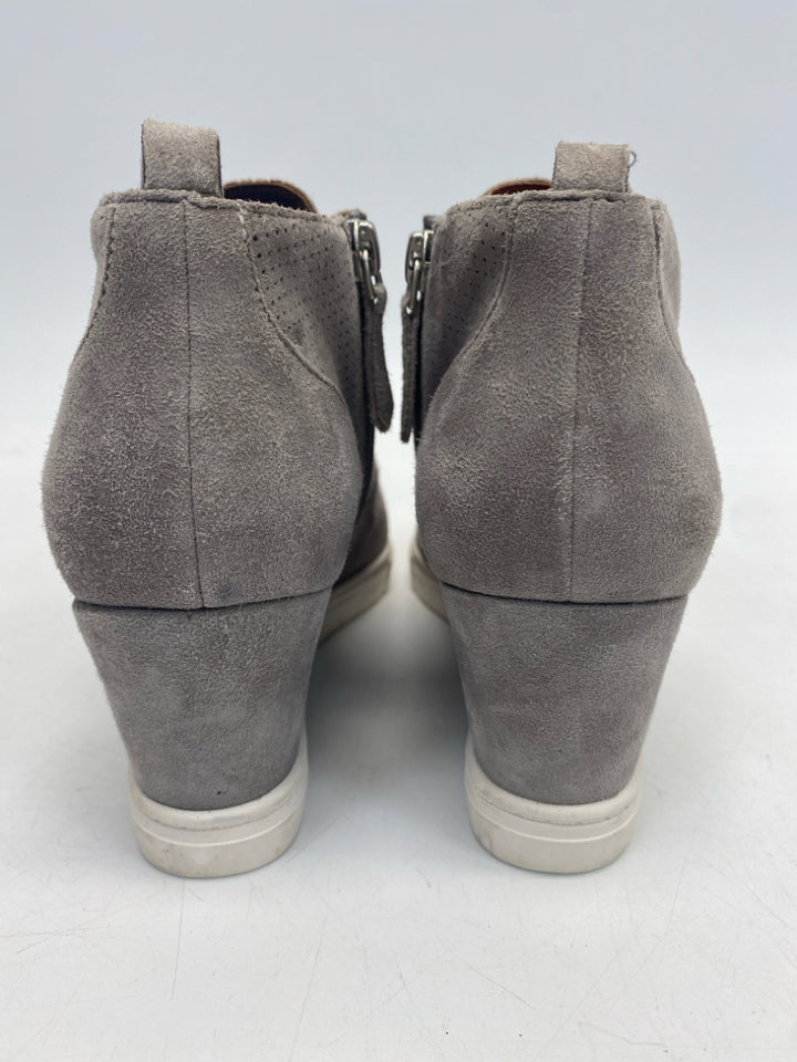US Shoe Size 8 Gray Perforated Sneakers