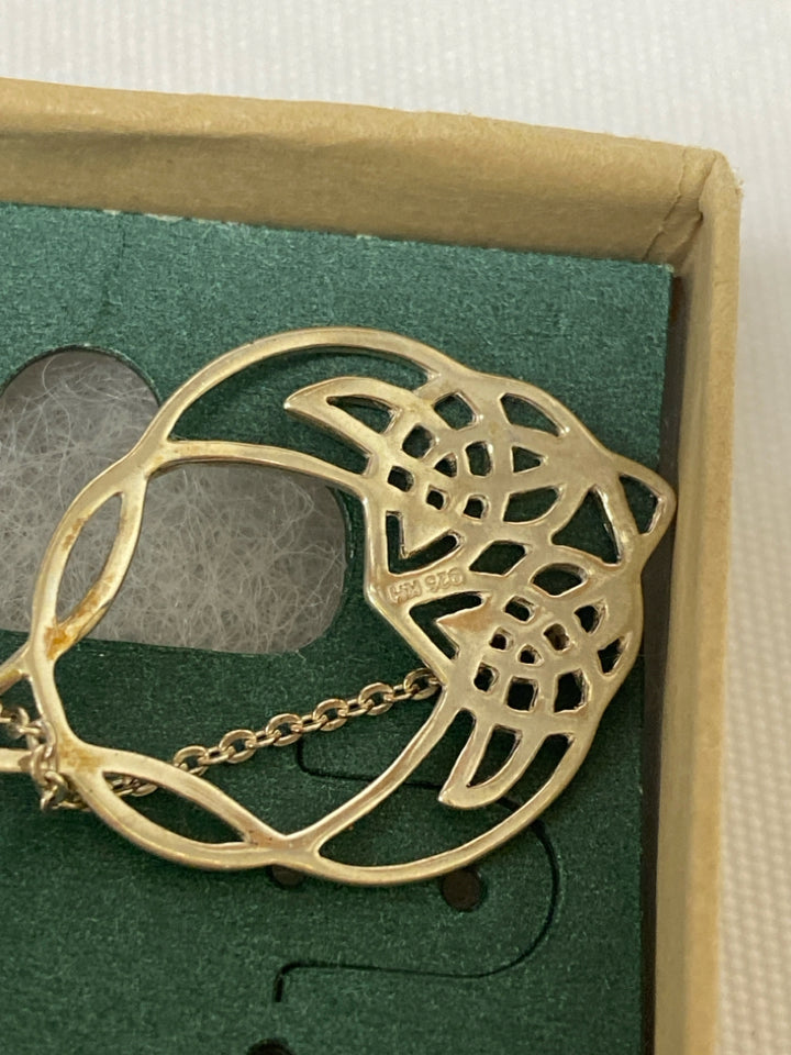 NEW/PKG Silver Knot Necklace