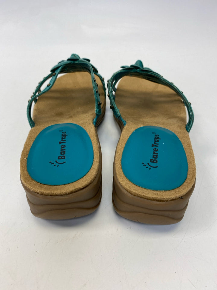 NWOT Bare Traps  Size 8.5 Turquoise Sandals
