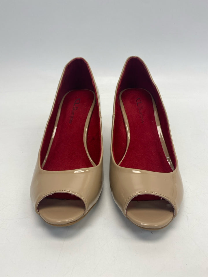 NWOT  Size 9.5 Brown Patent Wedge