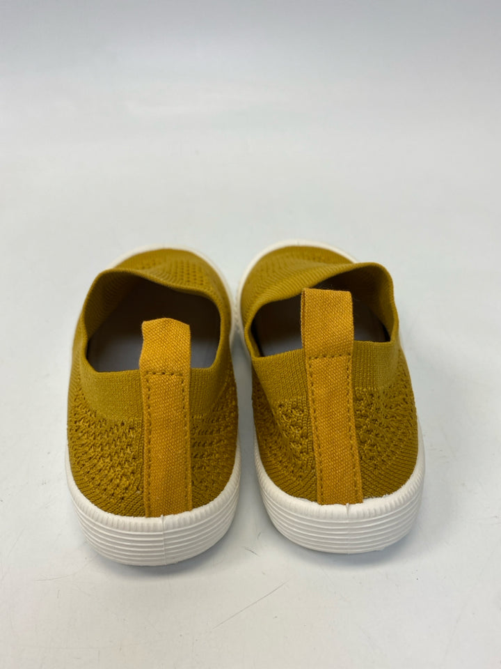 NWOT SIZE 31 Gold Mesh Girl&