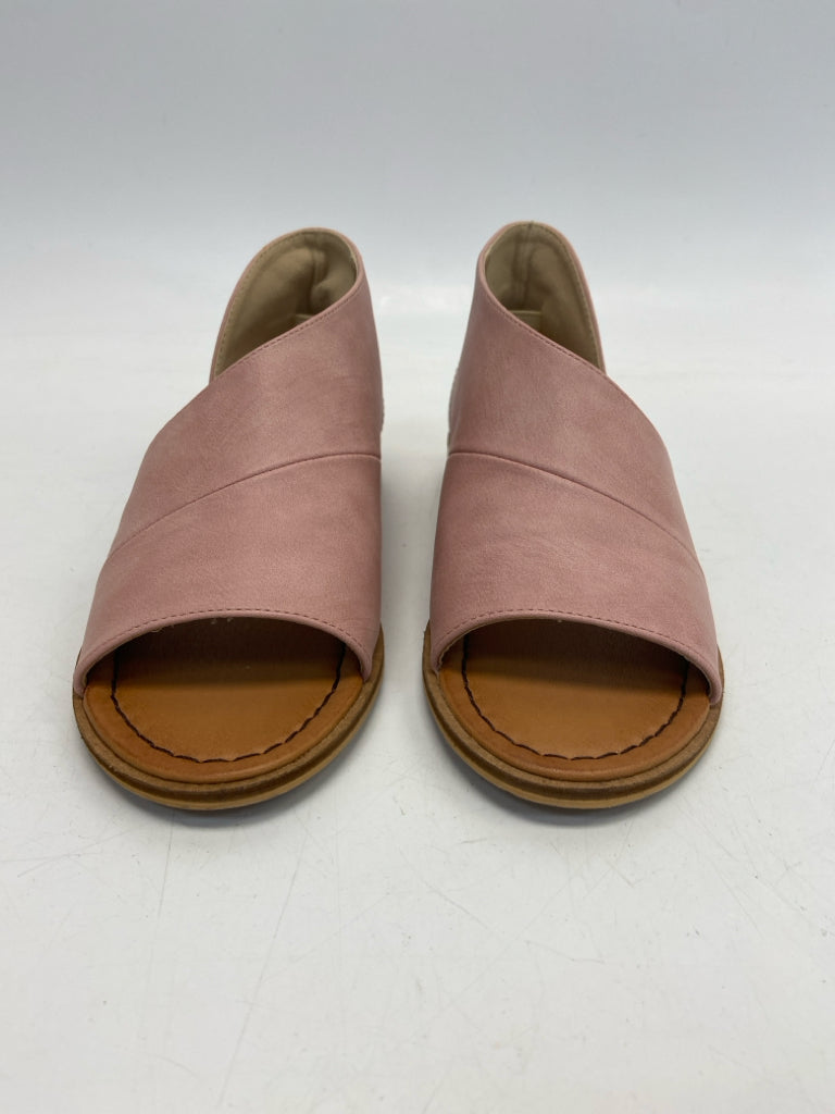 Size 5.5 Blush Flats