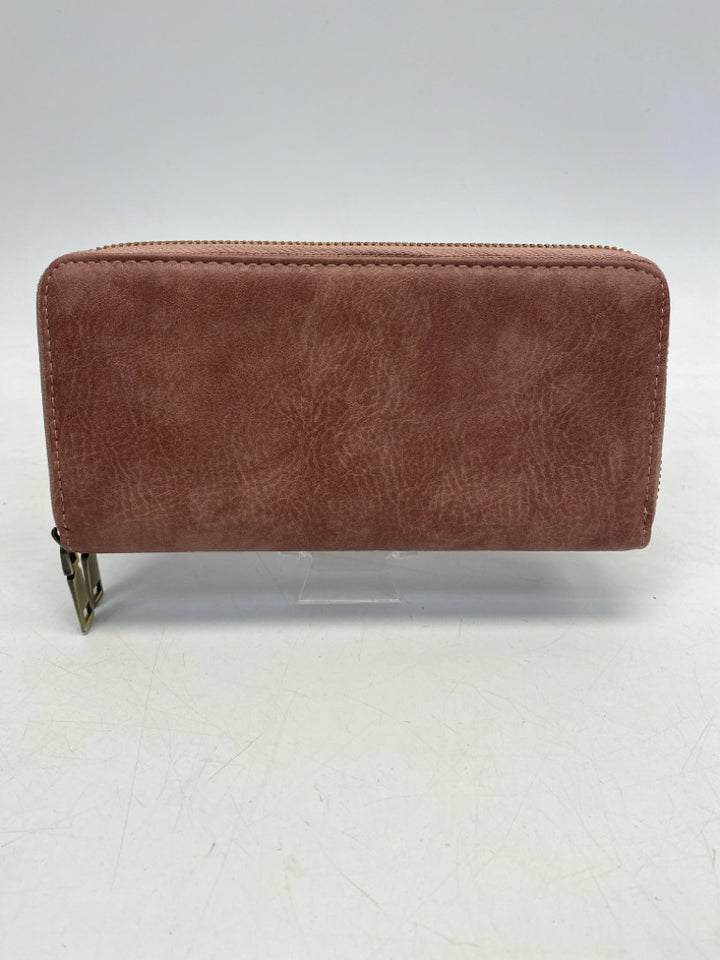 Blush Wallet