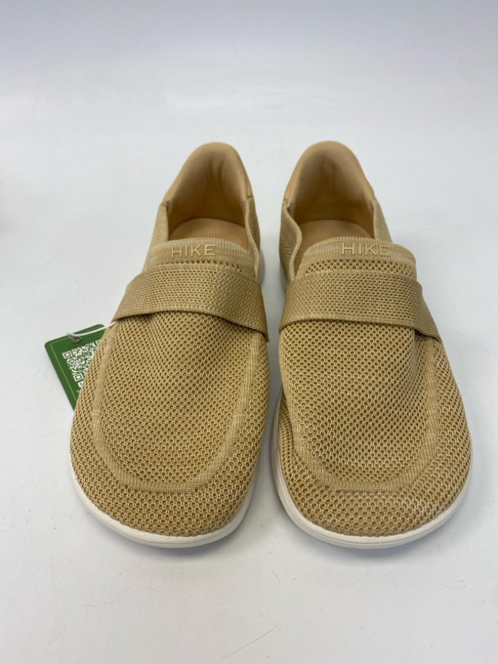 NWT Hike Footwear  Size 8 Brown Knit Flats