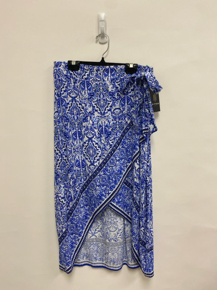 NWT I.N. STUDIO Size MP Blue White Print Petite Skirt