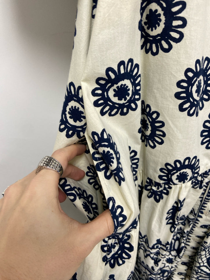 love the label Size M Cream Navy Print Button Up Ladies Dress
