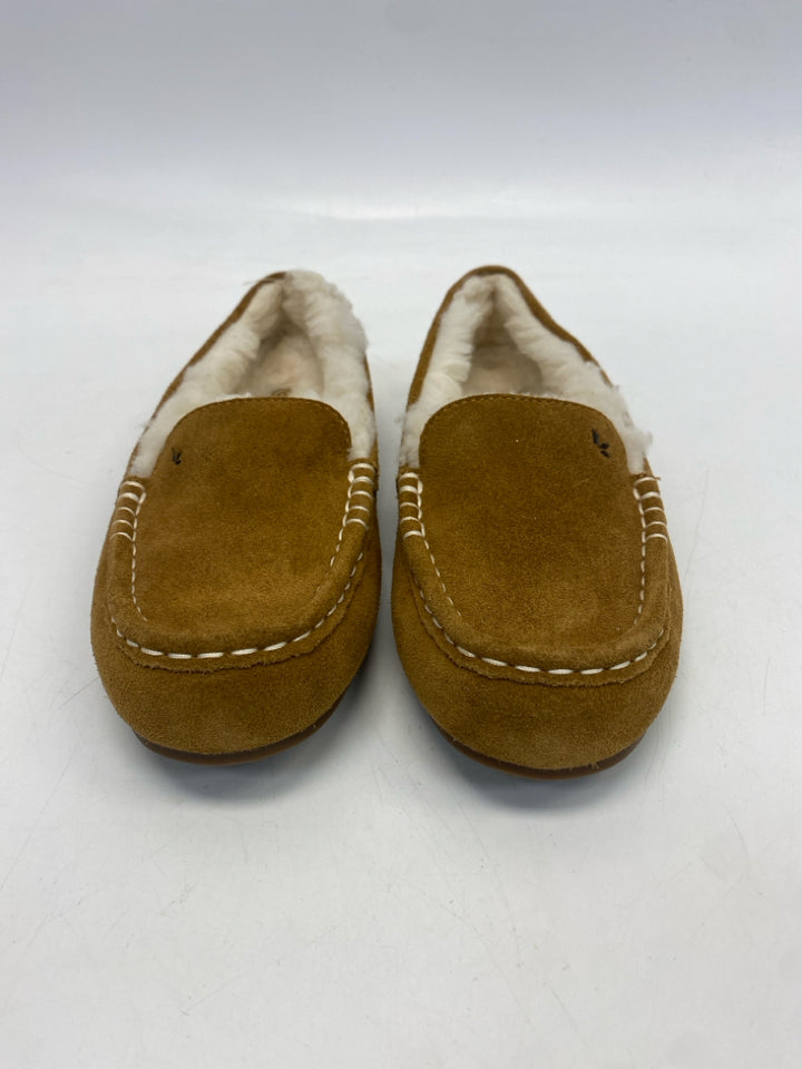 UGG  Size 8 Chestnut Slippers
