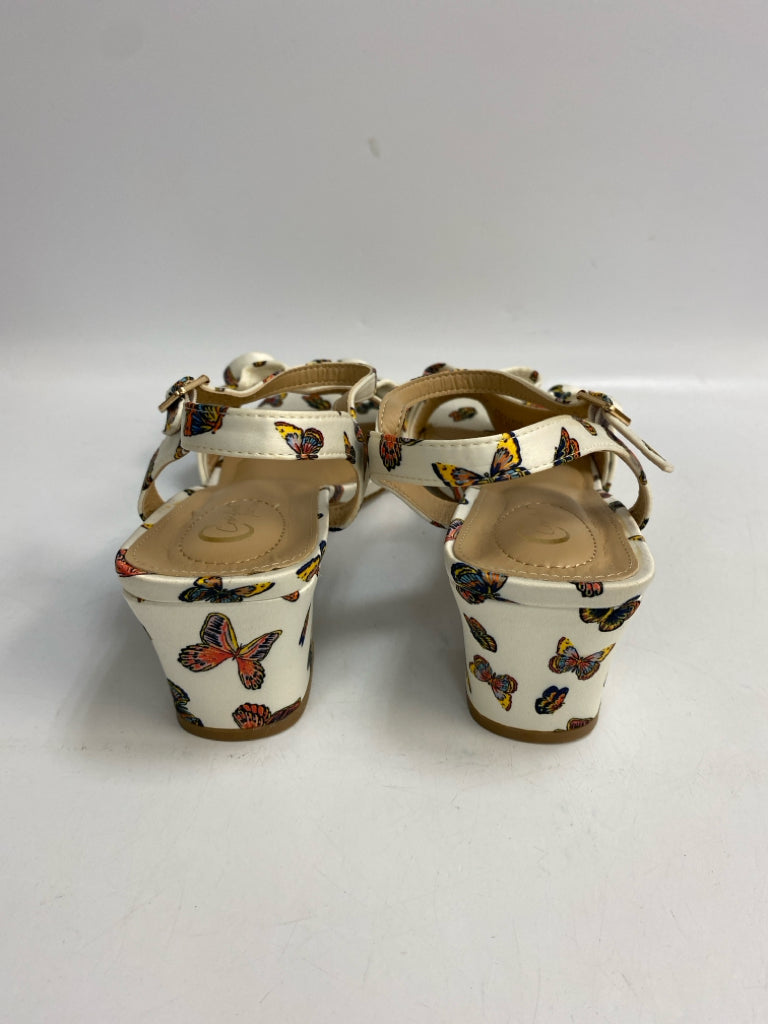 NWOT  Size 11 White Multi-Color Butterfly(s) Sandals