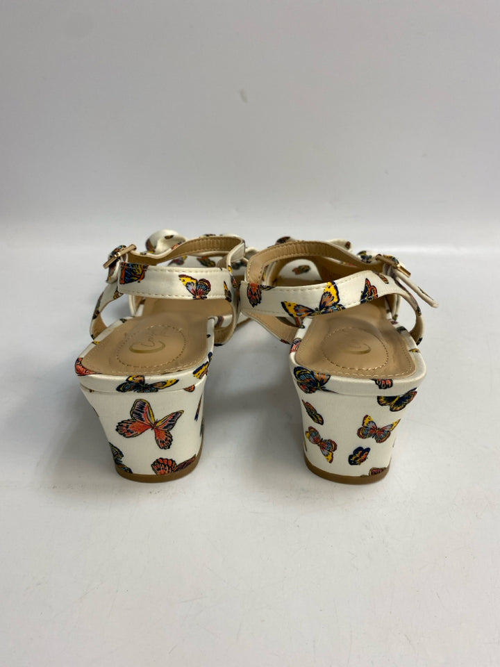 NWOT  Size 11 White Multi-Color Butterfly(s) Sandals