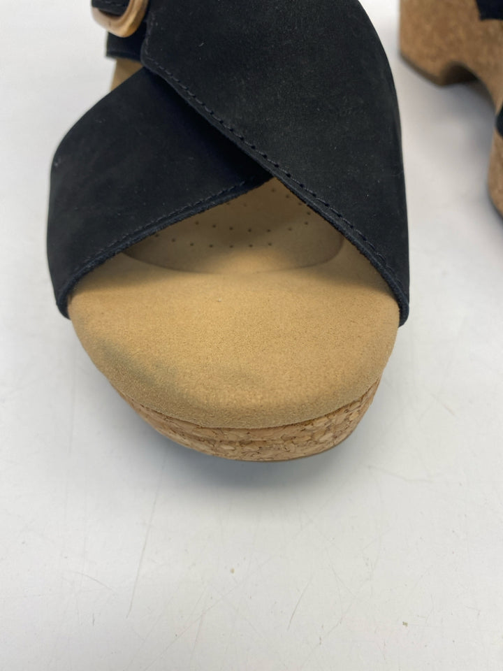 Clarks  Size 7.5 Black Sandals