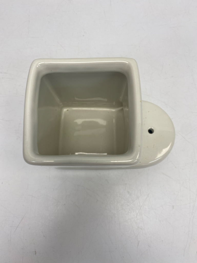 Nora Fleming Pearl Dot Cutie Container