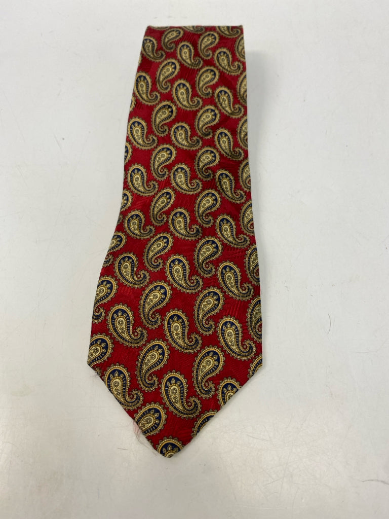 Red Gold Paisley Silk Men&