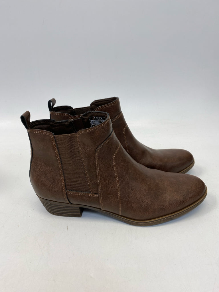 US Shoe Size 9 Brown Side Zipper Boots