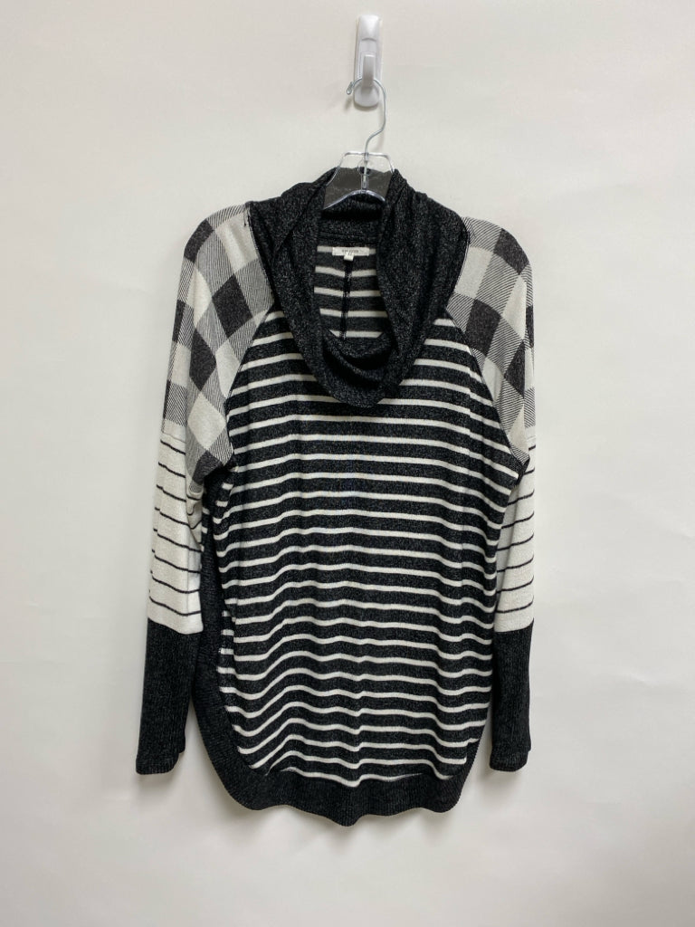 maurices Size L Black White Striped Ladies Top
