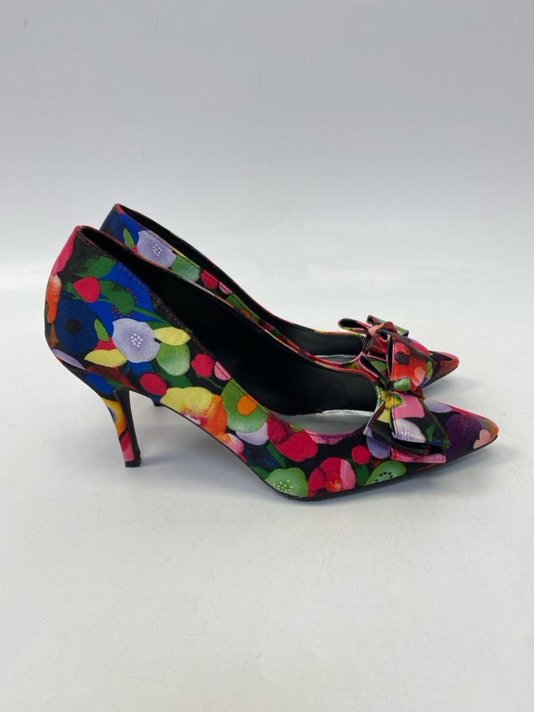 Size 11 Multi-Color Flower(s) Heels