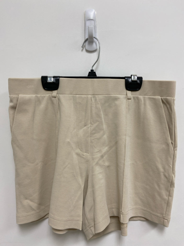 NWT Size L Beige Pull-on Ladies Shorts