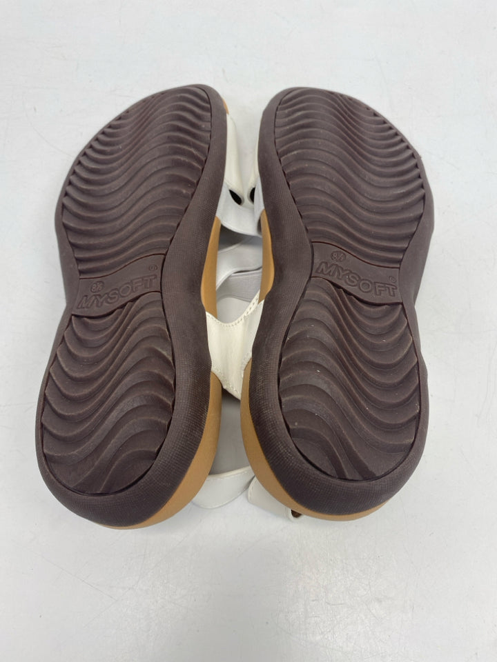 NWOT My Soft  Size 8.5 White Sandals