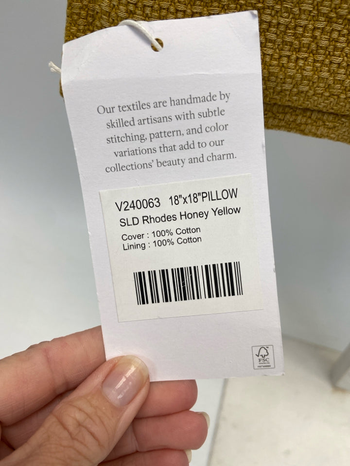NWT Villa Gold Pillow Cover