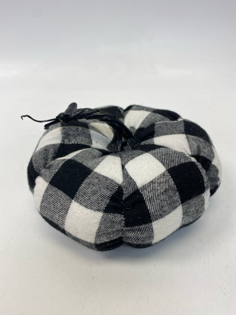 Black White Checkered Stuffed Fall