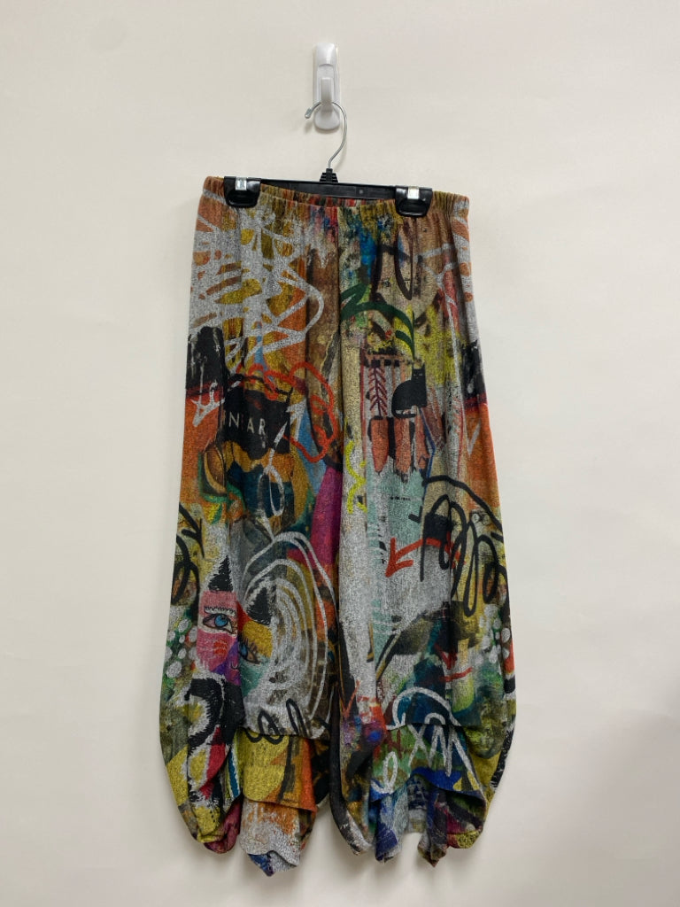 Inoah Size S Gray Multi Color Abstract Cropped Ladies Pants