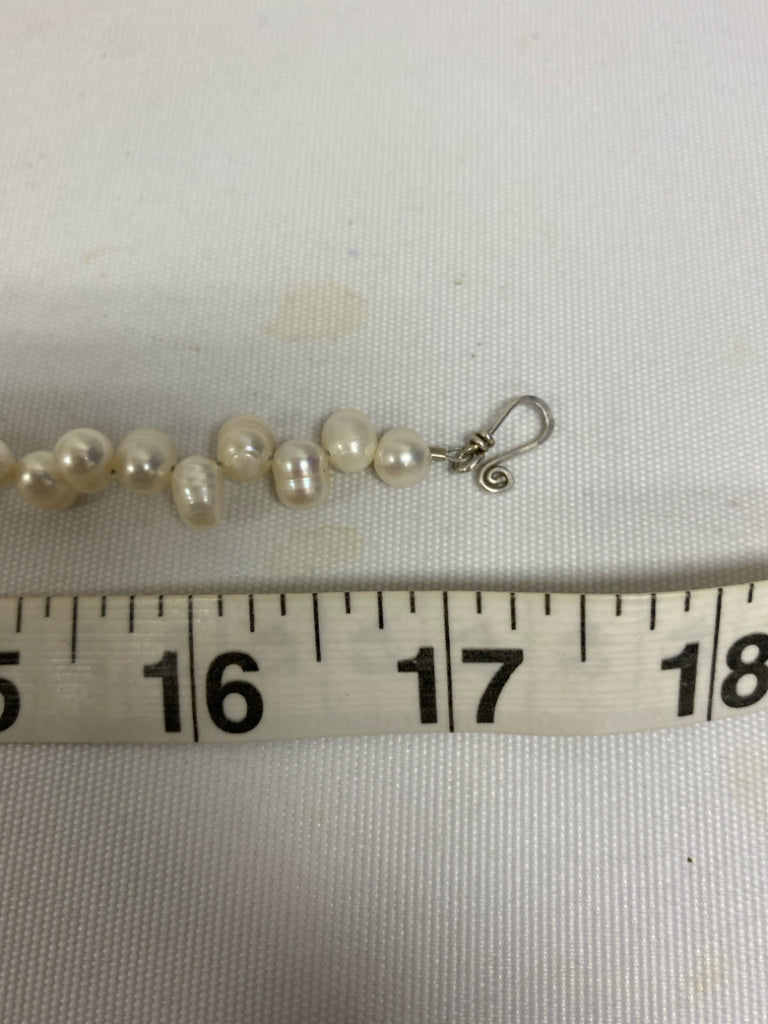 Pearl Teardrop Necklace
