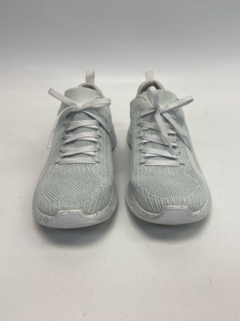 Skechers  Size 6 Pale Green Sneakers