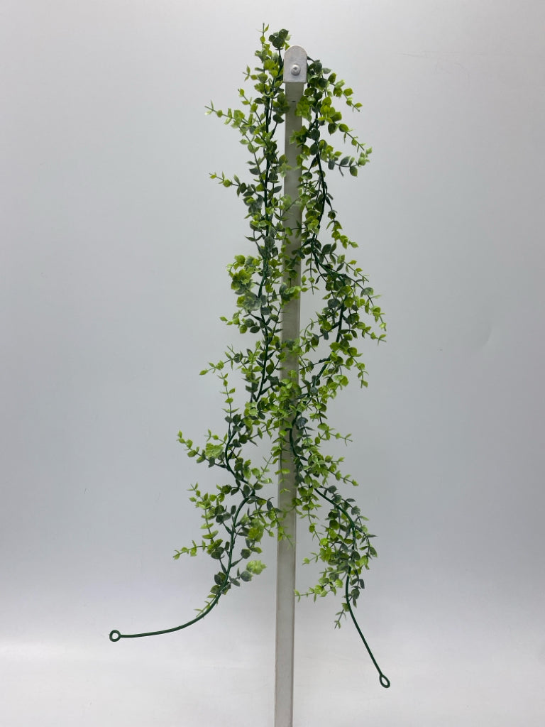 Green Leaves Garland/Greenery