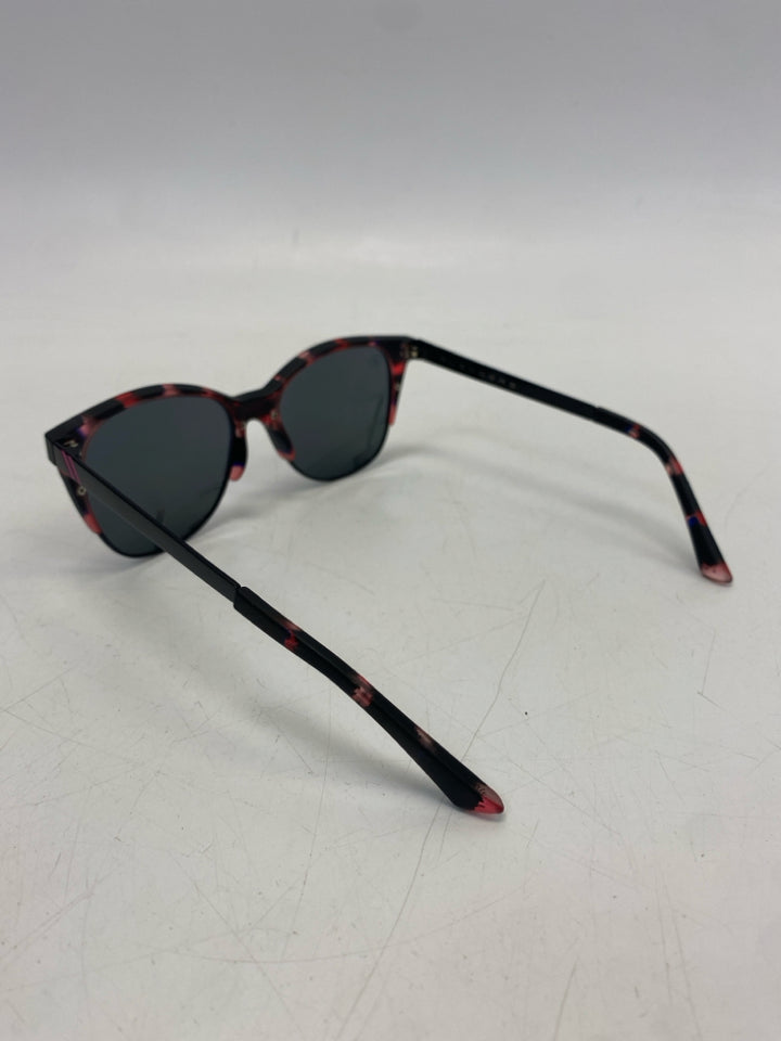 Black/Pink Sunglasses